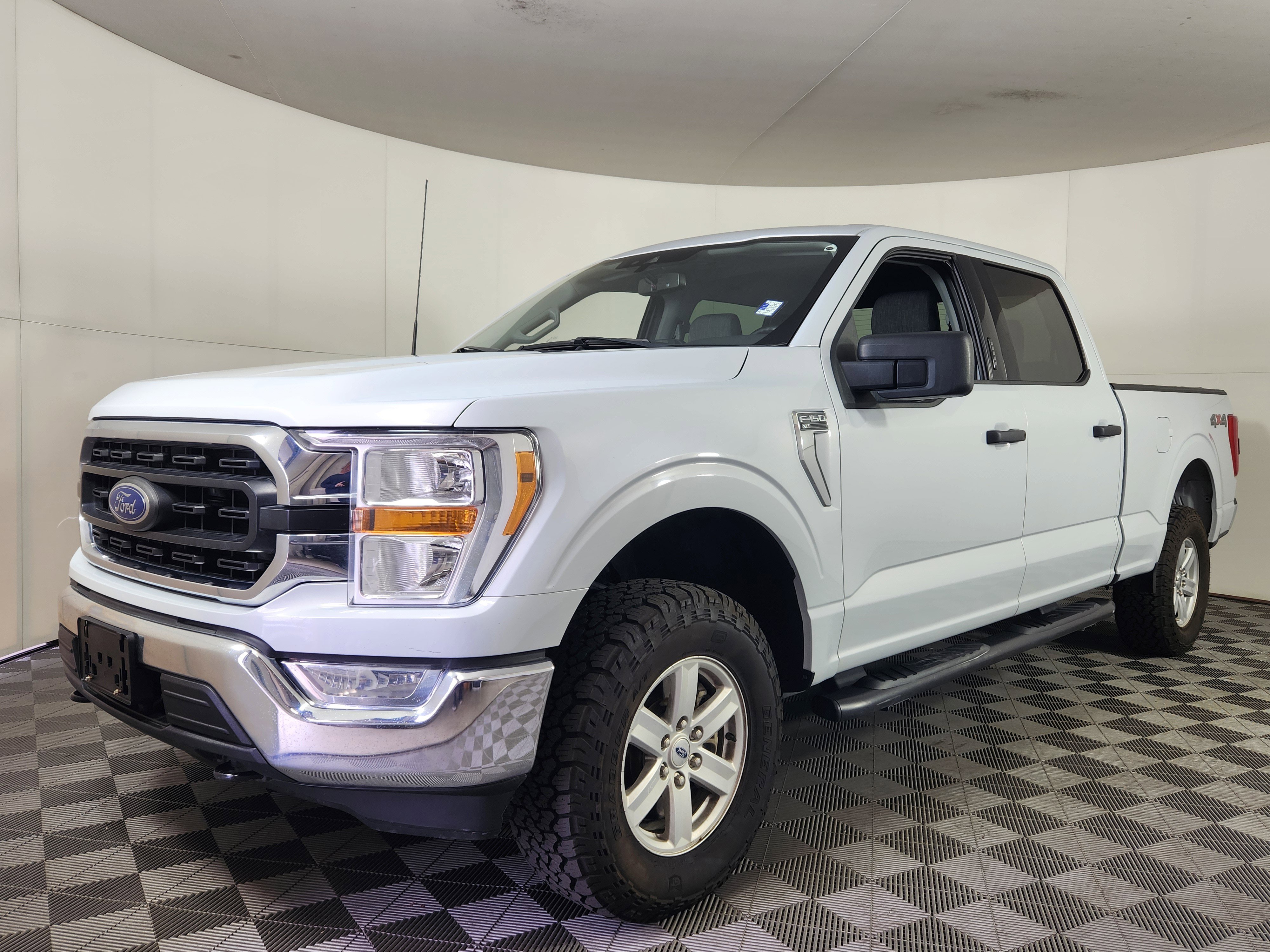 Used 2022 Ford F150 XLT w/ Equipment Group 301A Mid image 3