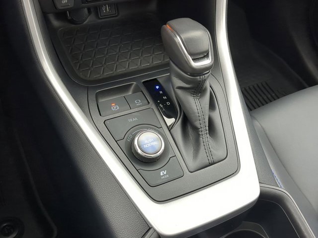 Certified 2025 Toyota RAV4 XSE image 15