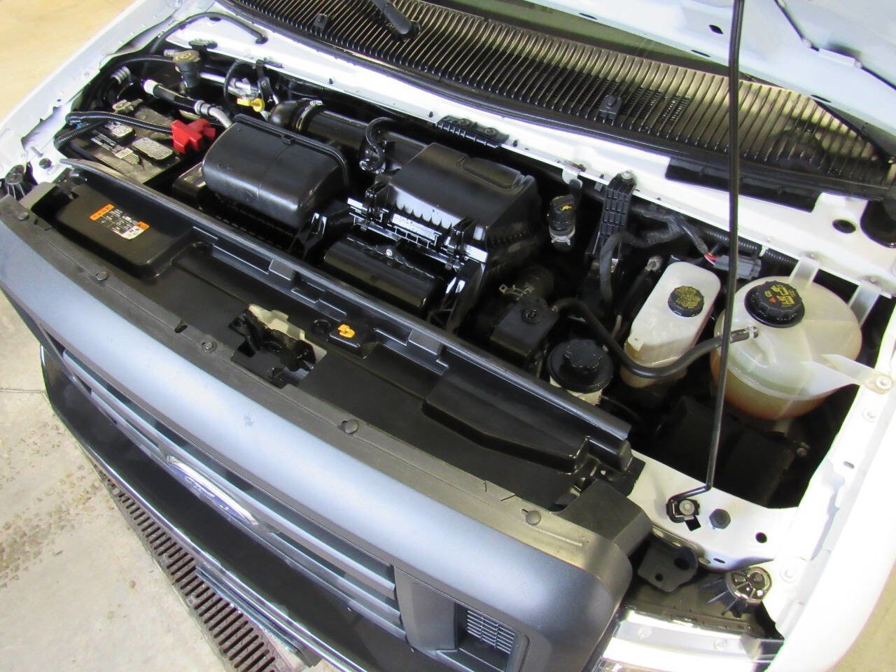 Used 2024 Ford E-350 and Econoline 350 Super Duty w/ Power Windows & Locks Group image 33