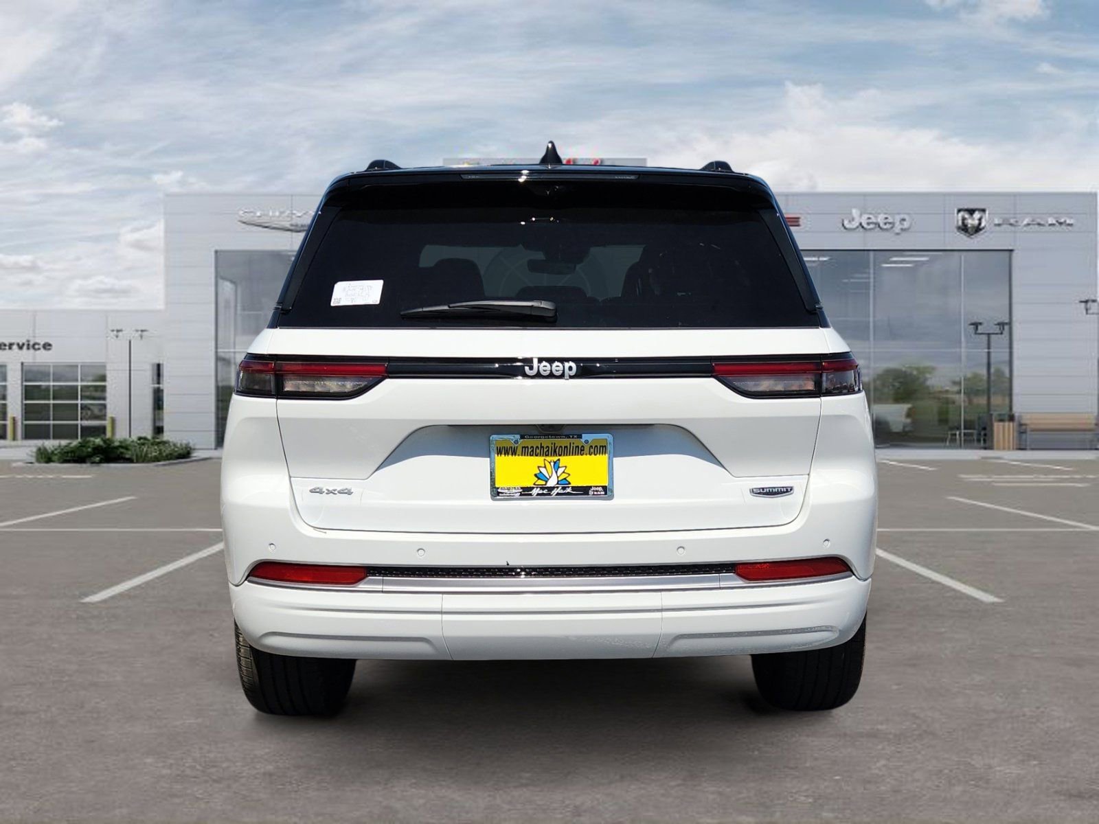 New 2026 Jeep Grand Cherokee Summit AWD/4WD image 4