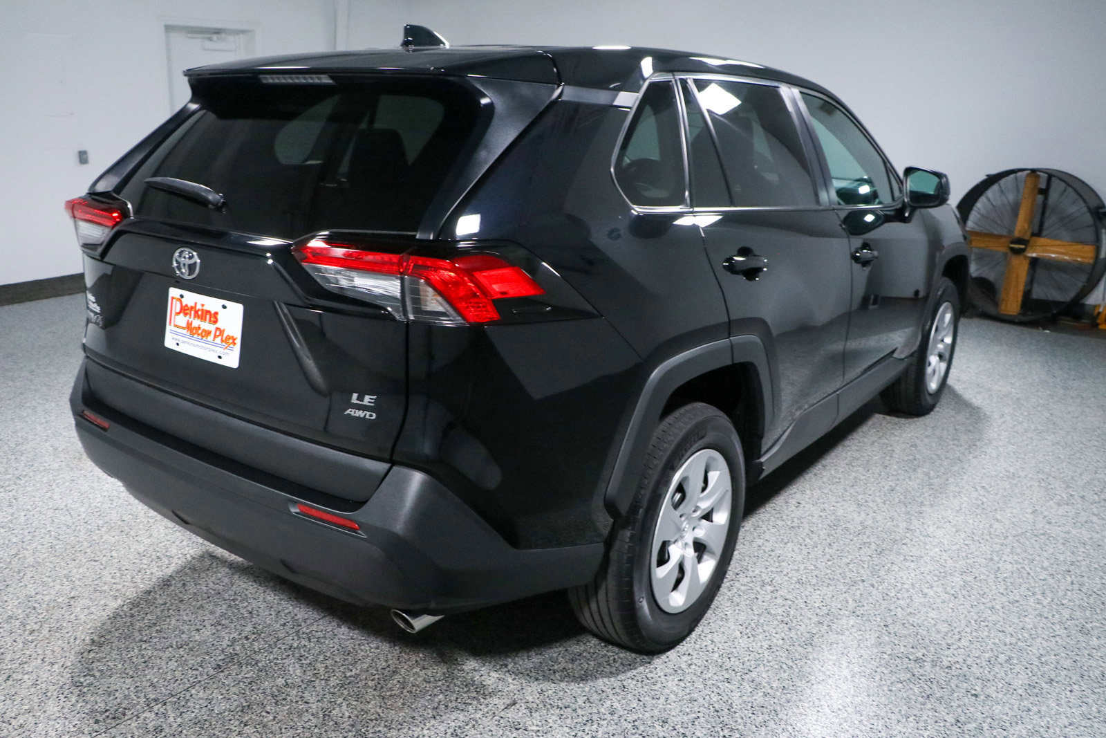 Used 2024 Toyota RAV4 LE image 7