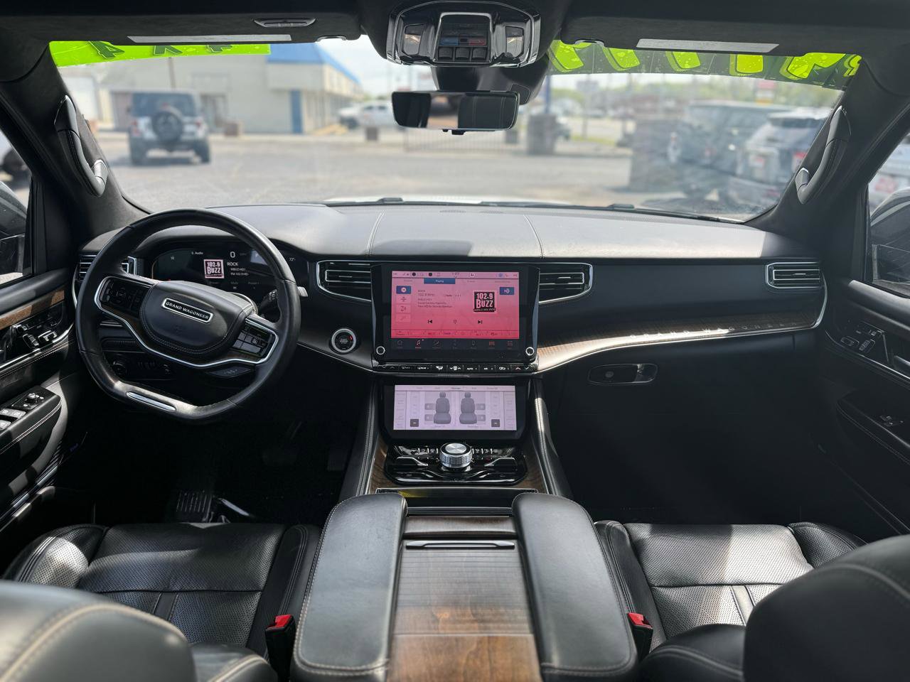 Used 2023 Jeep Grand Wagoneer Series II image 19