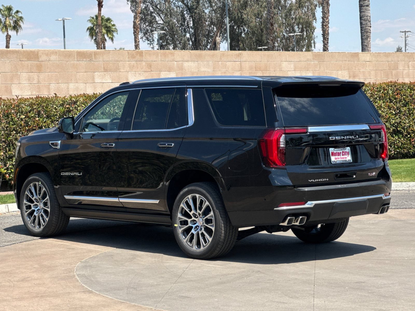 New 2026 GMC Yukon Denali w/ Denali Reserve Package AWD/4WD image 6