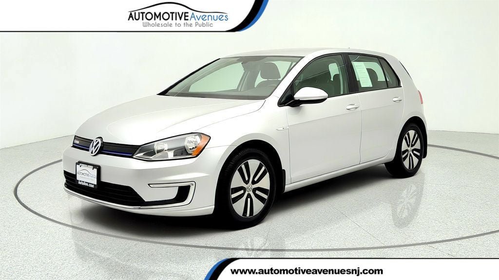 Used 2016 Volkswagen e-Golf SE FWD image 1