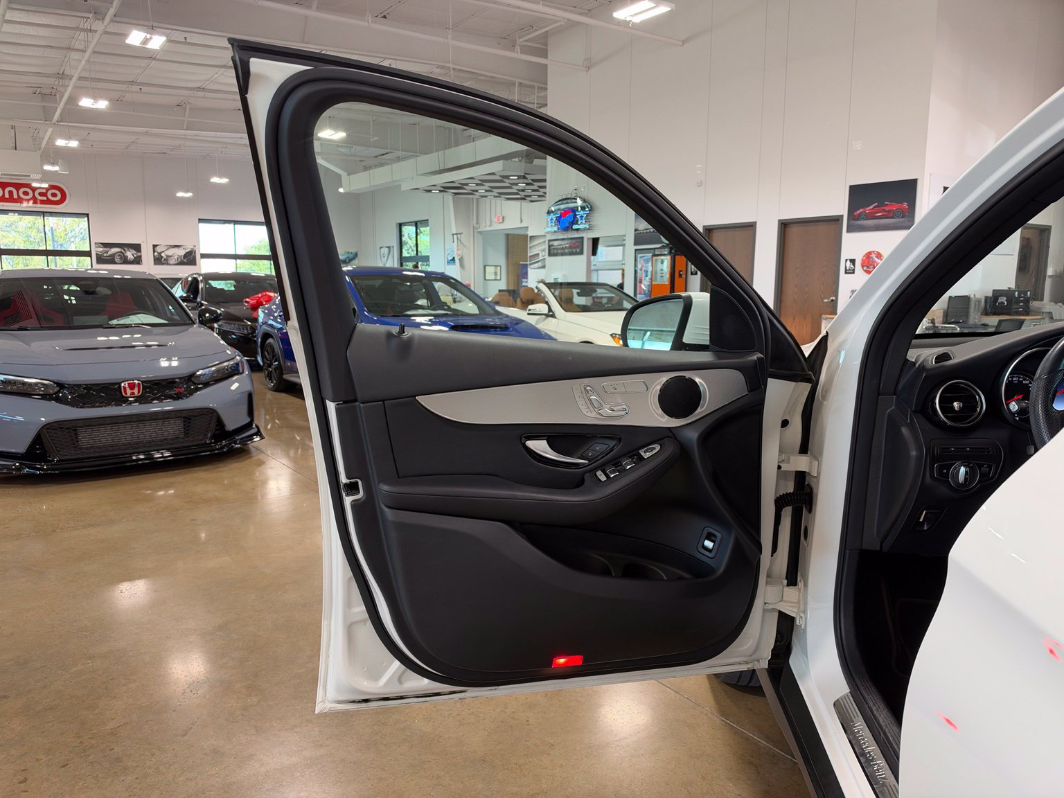 Used 2019 Mercedes-Benz GLC 300 image 11