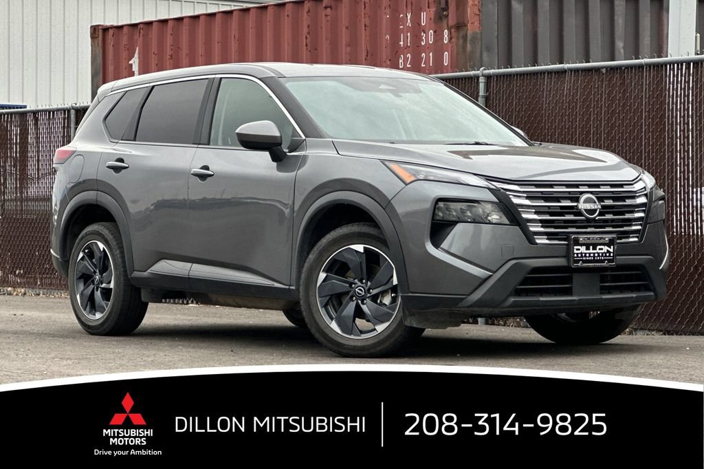Used 2025 Nissan Rogue SV AWD/4WD image 2