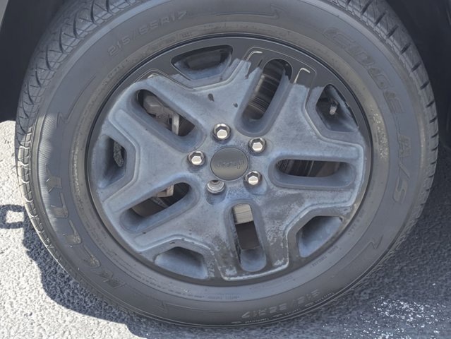 Used 2017 Jeep Renegade Trailhawk AWD/4WD image 22