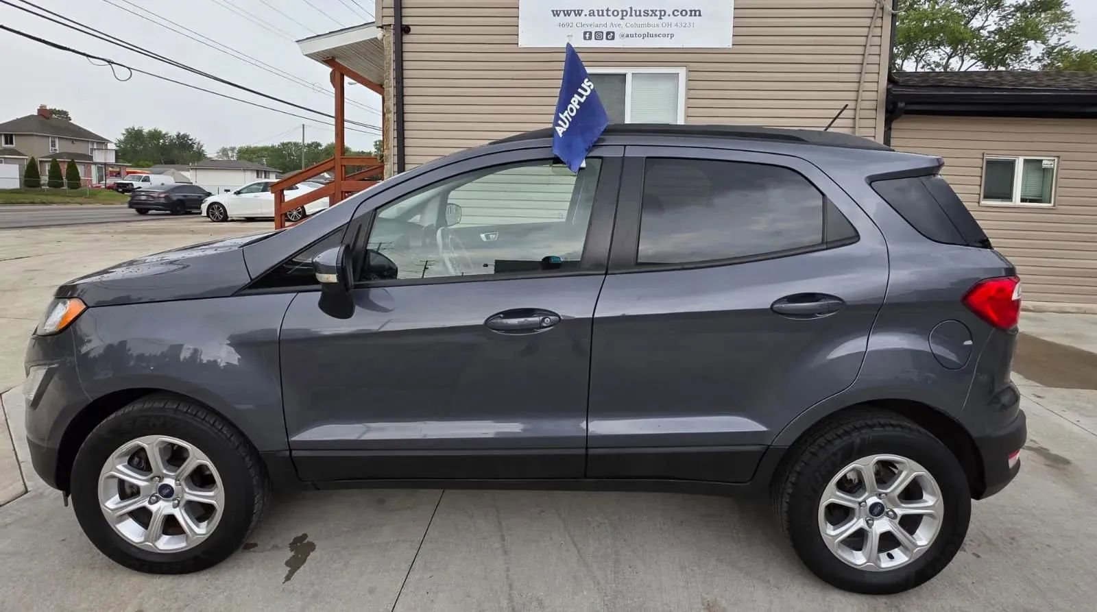 Used 2019 Ford EcoSport SE w/ SE Convenience Package image 2