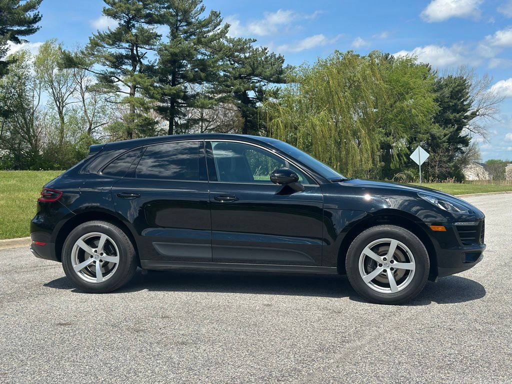 Used 2018 Porsche Macan AWD/4WD image 8