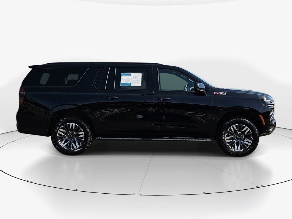 Used 2025 Chevrolet Suburban Z71 image 4