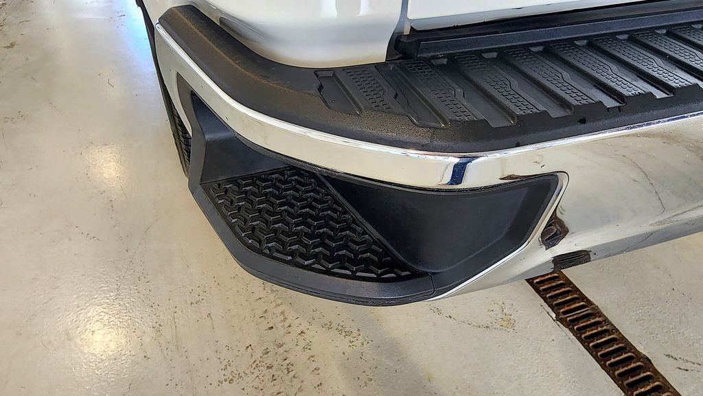 Used 2022 Chevrolet Silverado 3500 LT w/ Convenience Package image 10