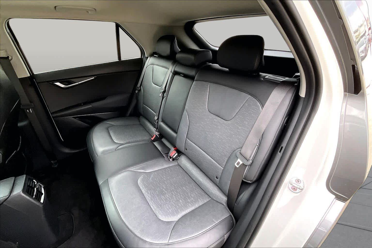 Used 2023 Kia Niro Wave FWD image 17