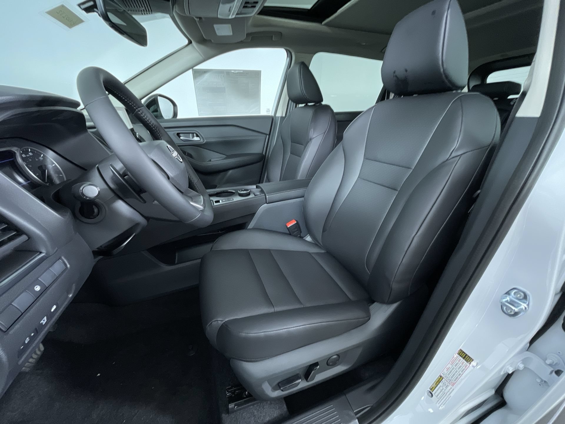 New 2026 Nissan Rogue Dark Armor AWD/4WD image 15