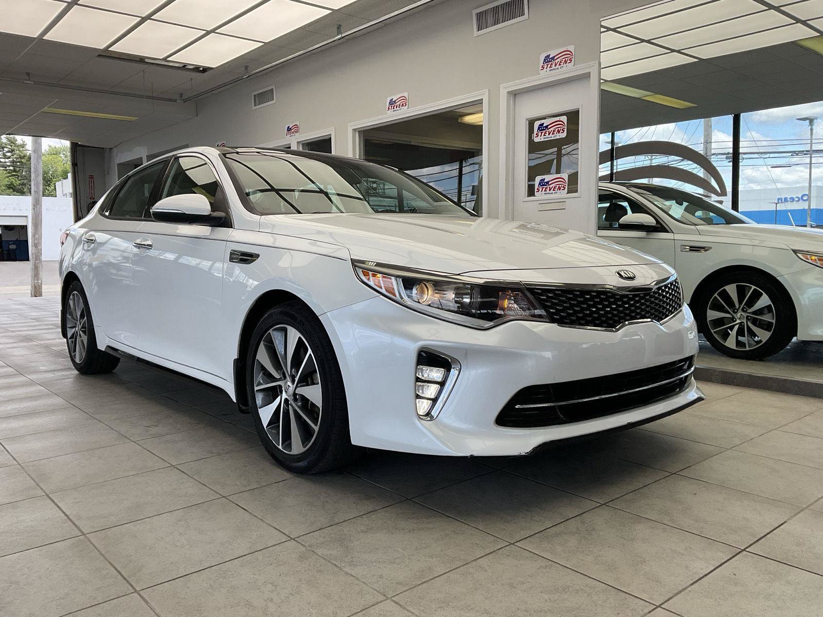 Used 2018 Kia Optima S w/ Pano Sport Package FWD image 1