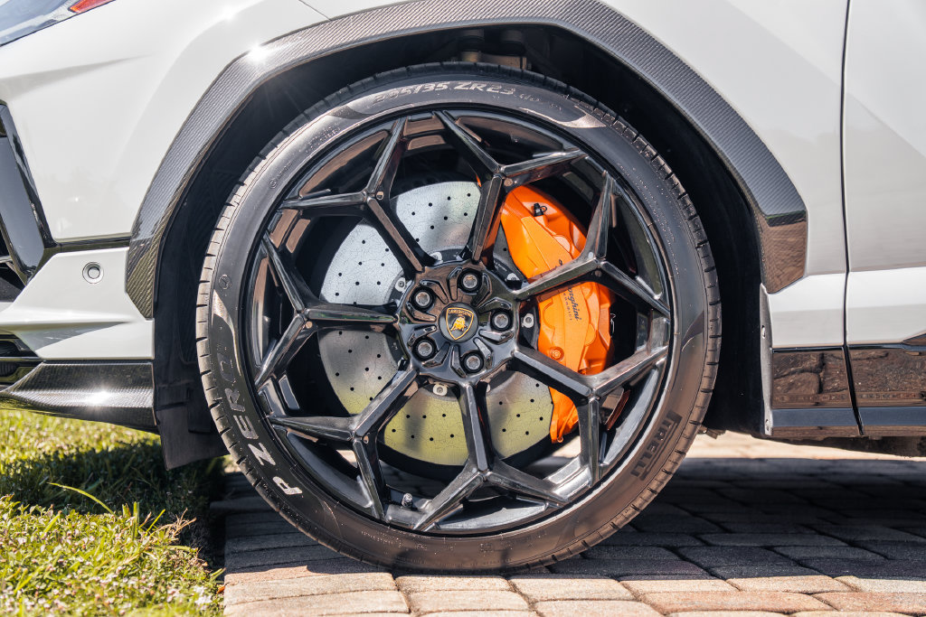 Used 2024 Lamborghini Urus Performante AWD/4WD image 15
