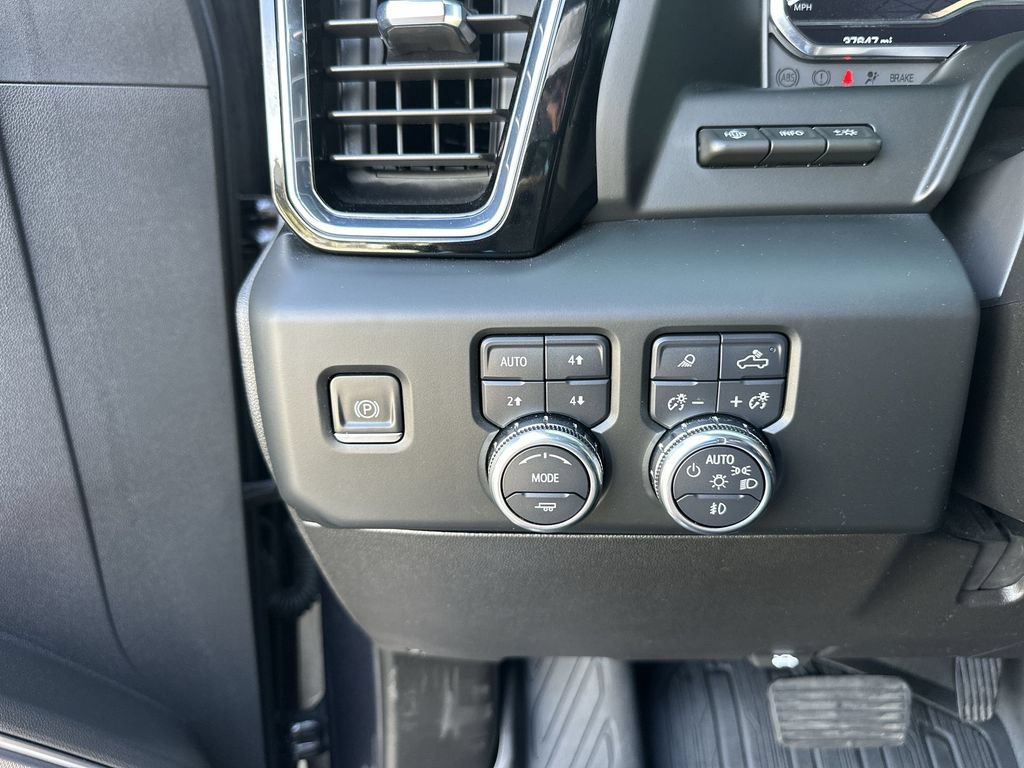 Certified 2024 GMC Sierra 2500 Denali w/ Denali Reserve Package AWD/4WD image 18