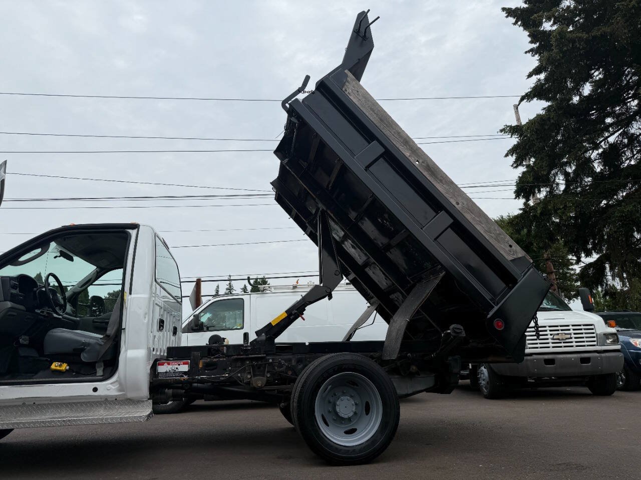 Used 2006 Ford F450 2WD Regular Cab Super Duty image 20