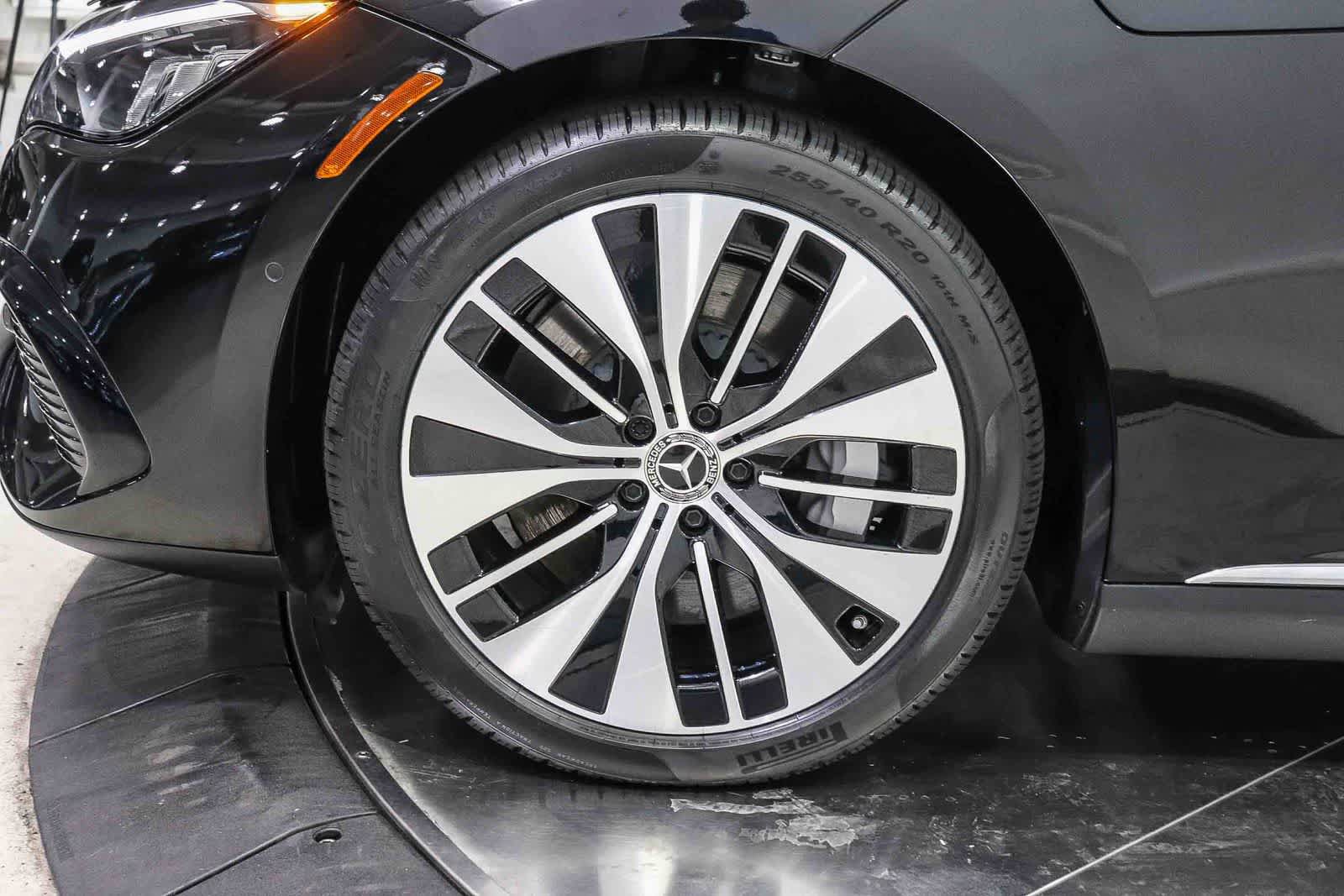 Used 2023 Mercedes-Benz EQE 500 4MATIC Sedan image 9