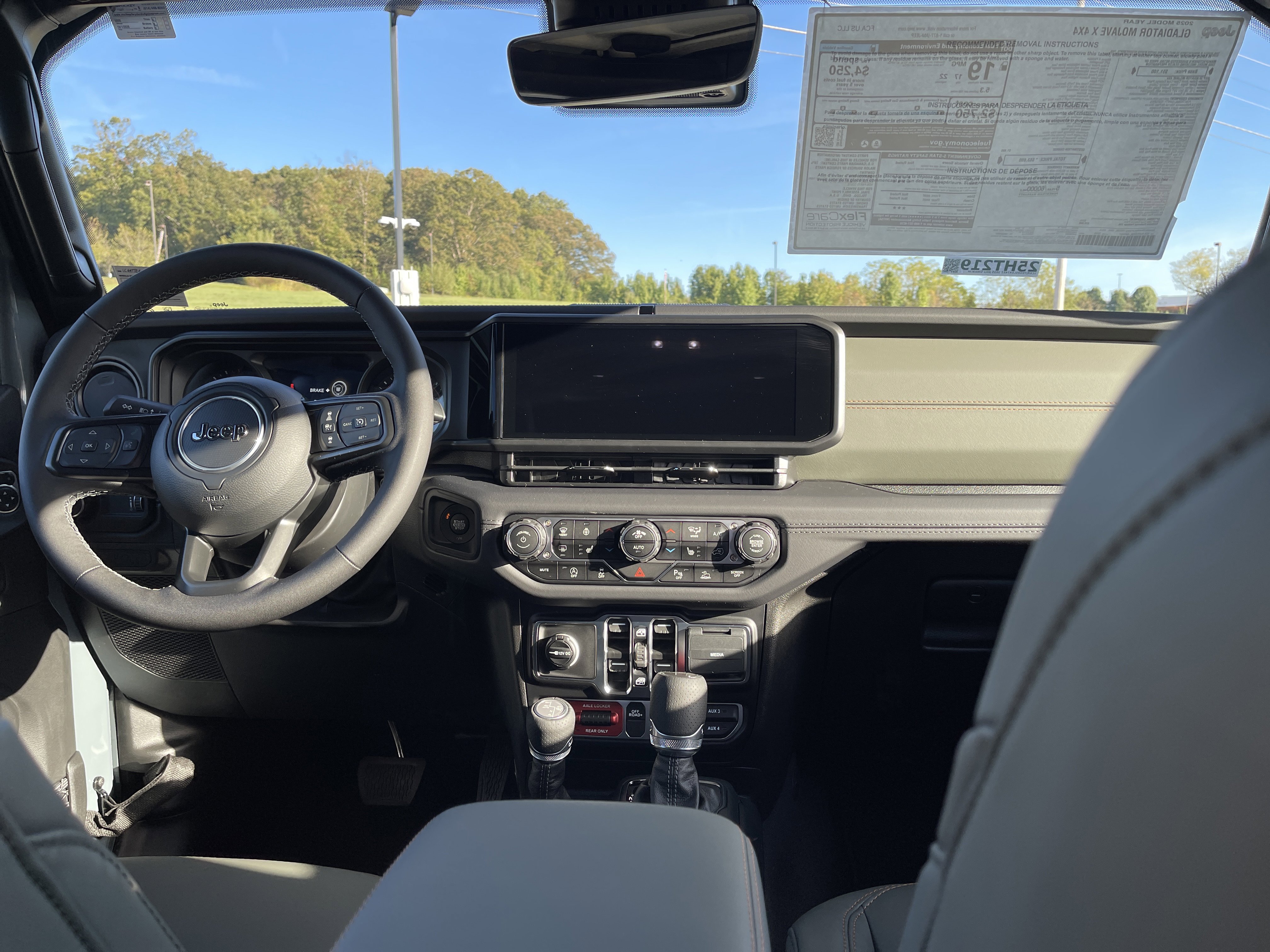 New 2025 Jeep Gladiator Mojave image 17