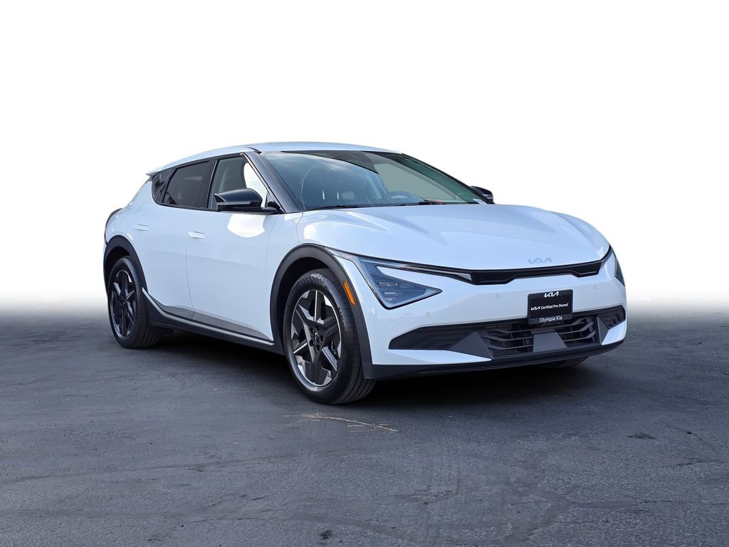Certified 2025 Kia EV6 Light image 1