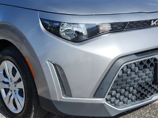 Used 2023 Kia Soul LX FWD image 7