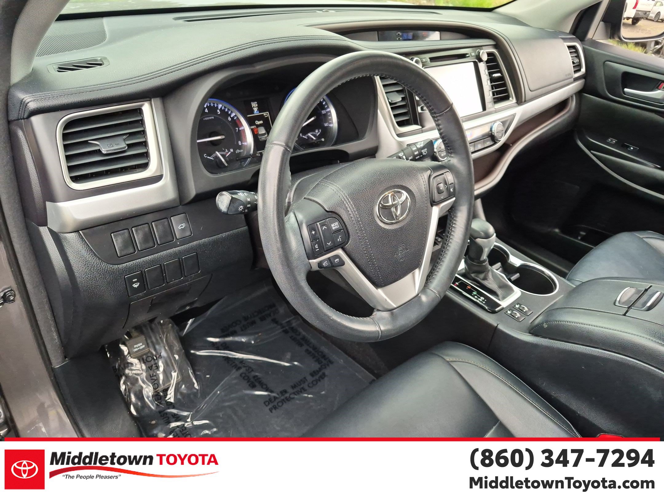 Used 2015 Toyota Highlander XLE AWD/4WD image 16