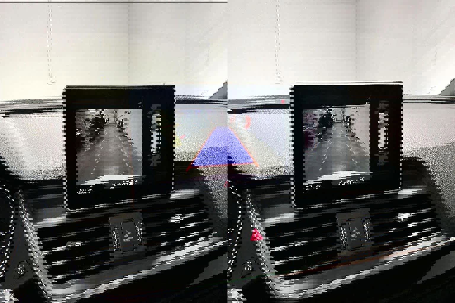 Used 2018 Audi Q5 2.0T Premium Plus w/ Premium Plus Package image 17