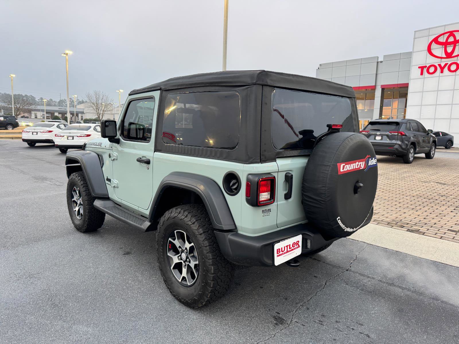 Used 2023 Jeep Wrangler Sport S image 3