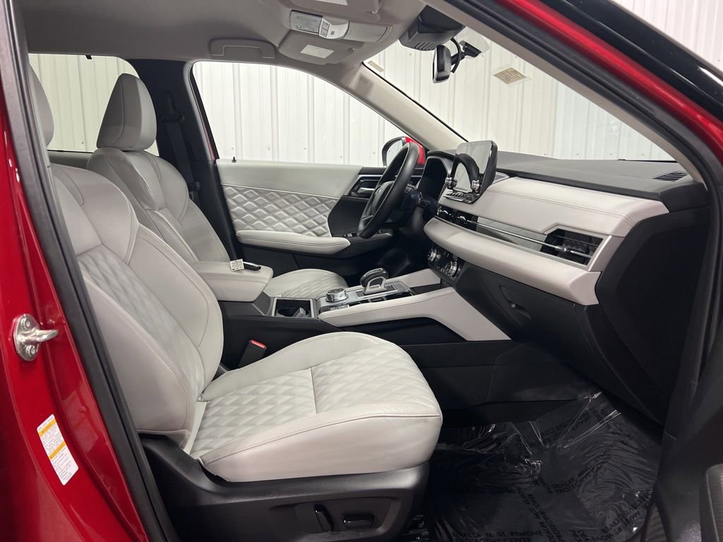 Used 2024 Mitsubishi Outlander SEL image 9