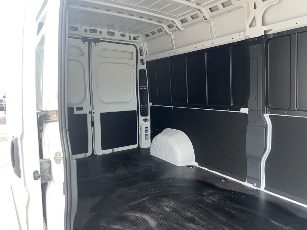 Used 2025 RAM ProMaster 2500 w/ Safety Group image 4
