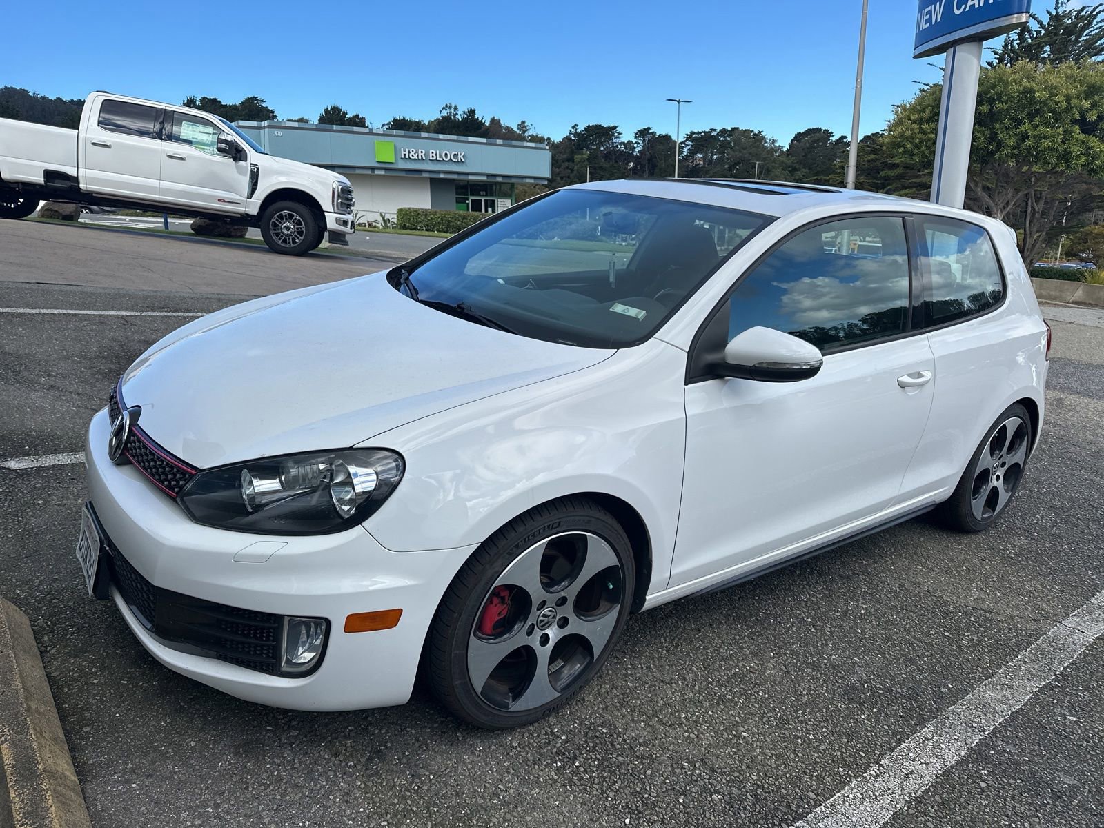 Used 2011 Volkswagen GTI 2-Door FWD image 3