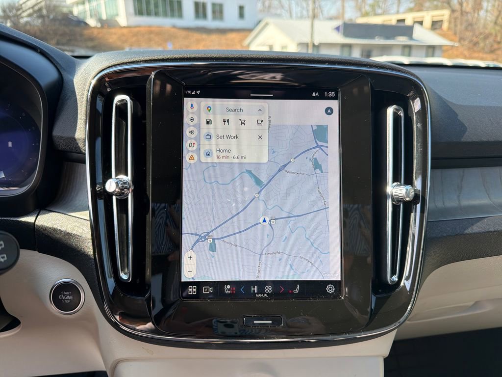 Certified 2024 Volvo XC40 B5 Plus w/ Protection Package Premier image 23