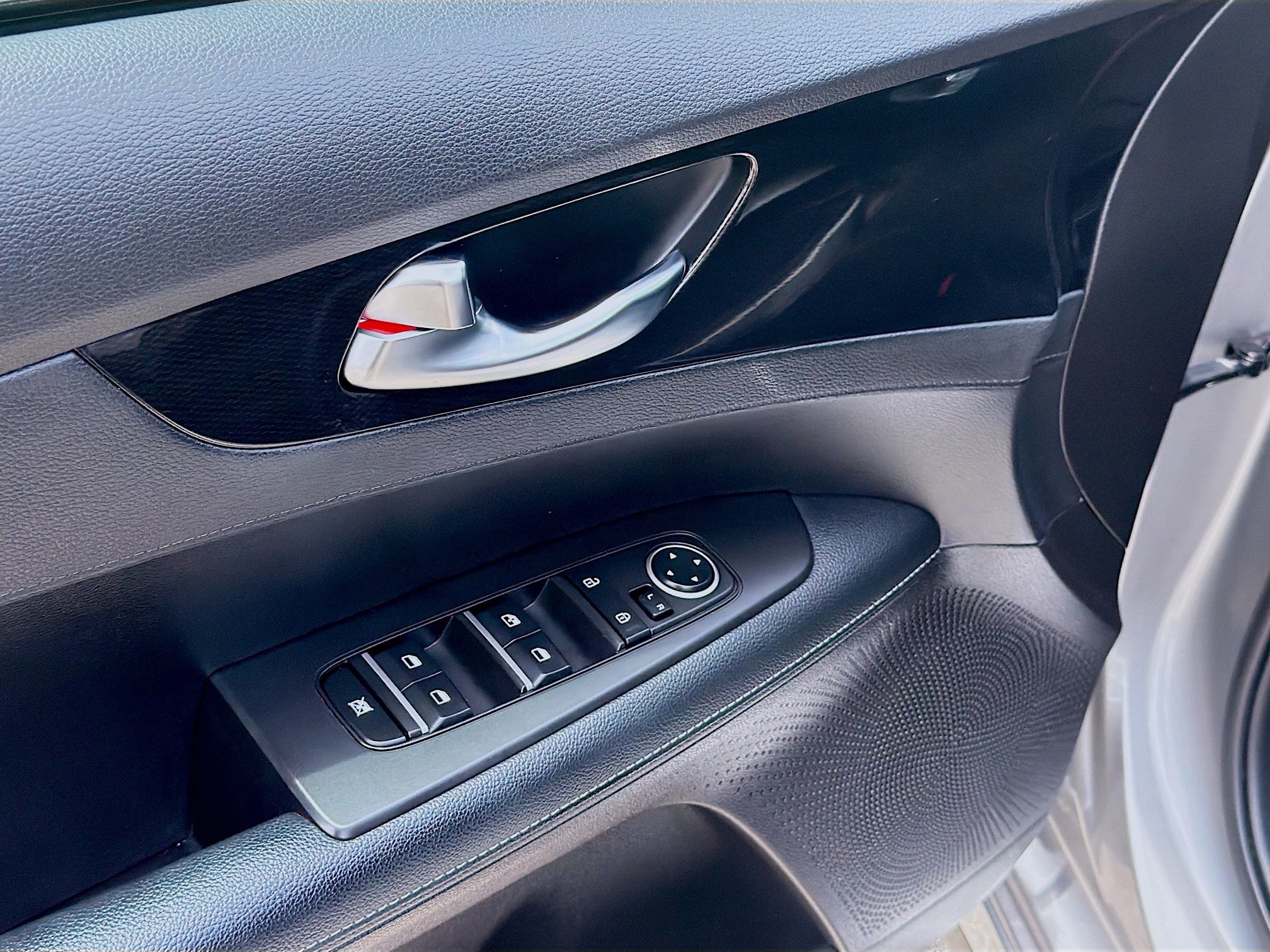 Used 2023 Kia Forte GT-Line w/ GT-Line Technology Package FWD image 18