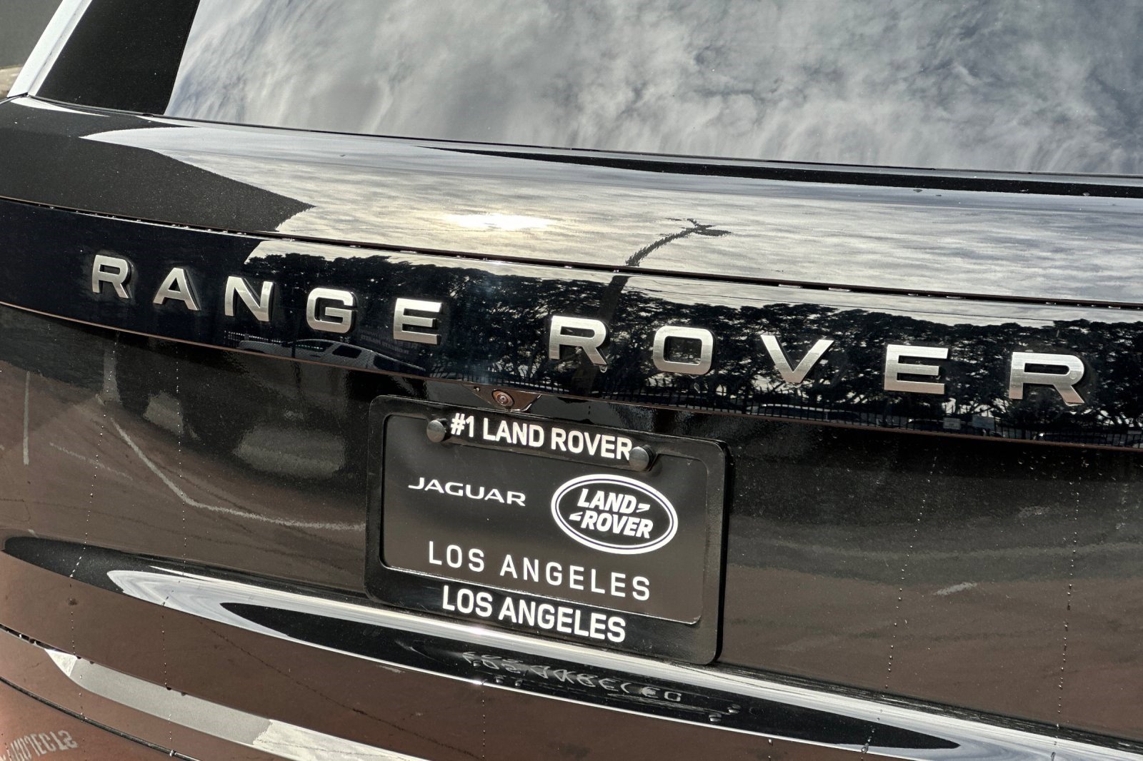 New 2026 Land Rover Range Rover SE image 14