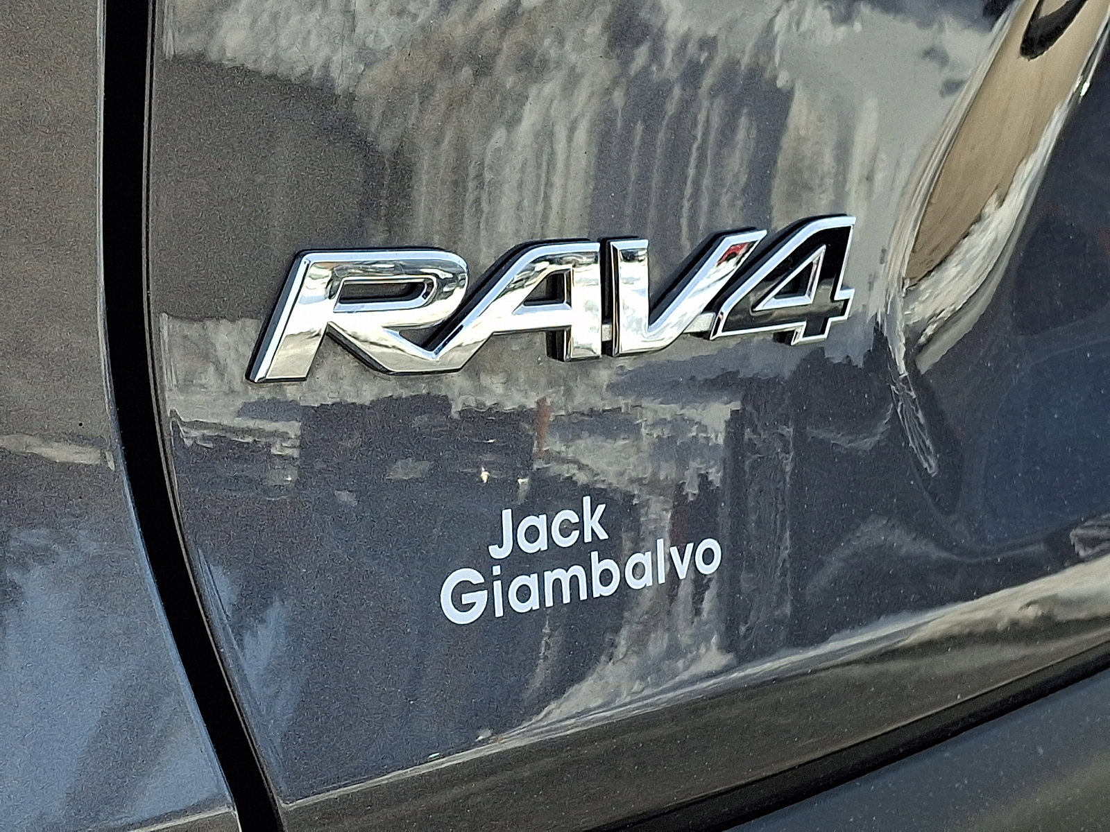 Used 2025 Toyota RAV4 XLE image 31