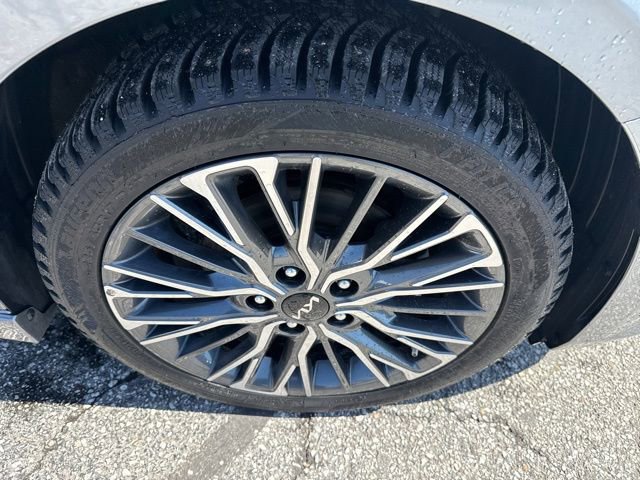 Used 2024 Kia Forte GT-Line w/ GT-Line Premium Package image 9