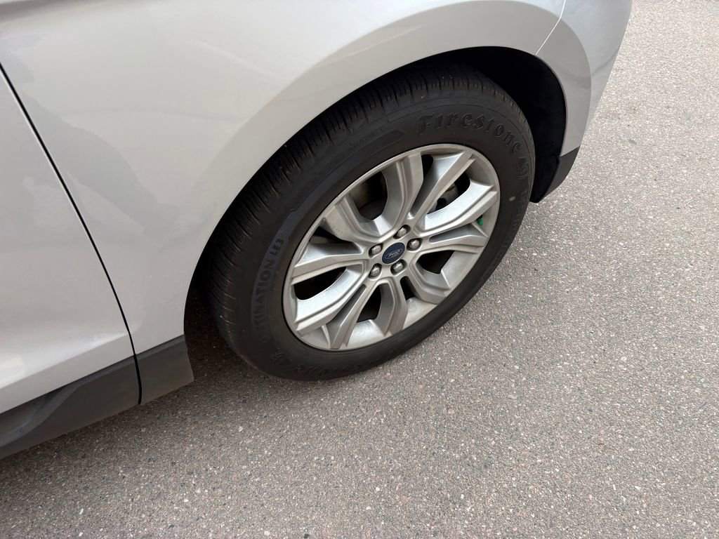 Used 2019 Ford Edge Titanium image 15