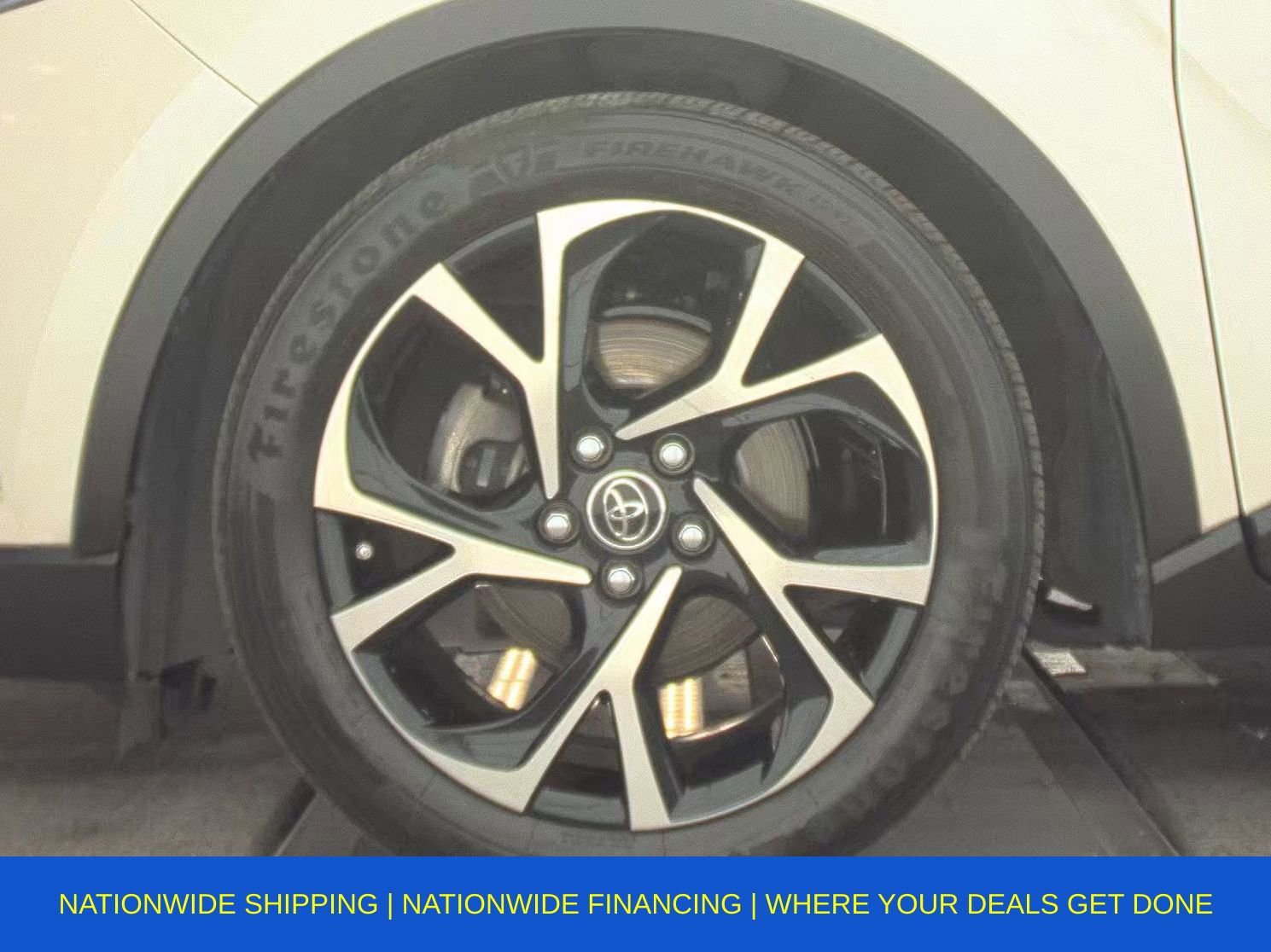 Used 2019 Toyota C-HR XLE image 11