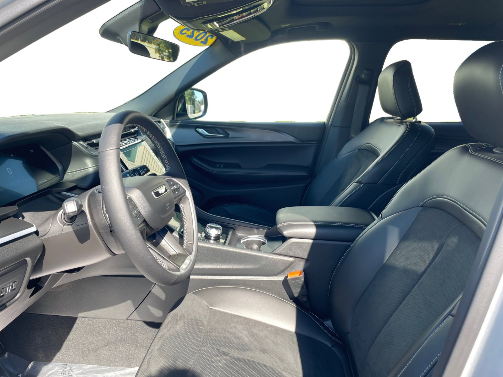 Used 2025 Jeep Grand Cherokee L Altitude image 20