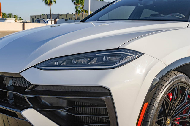 Used 2025 Lamborghini Urus SE image 57
