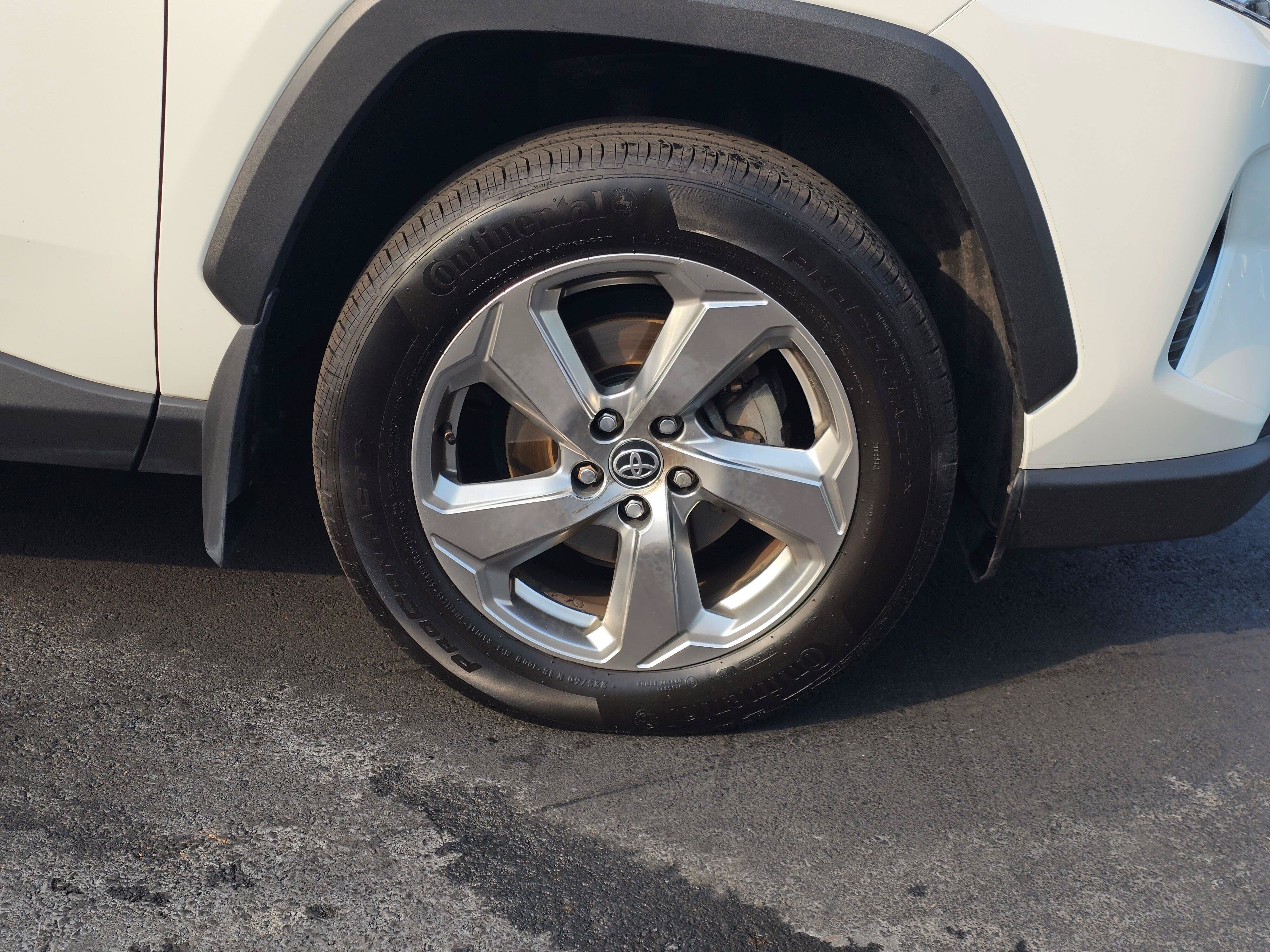 Used 2020 Toyota RAV4 Limited AWD/4WD image 9