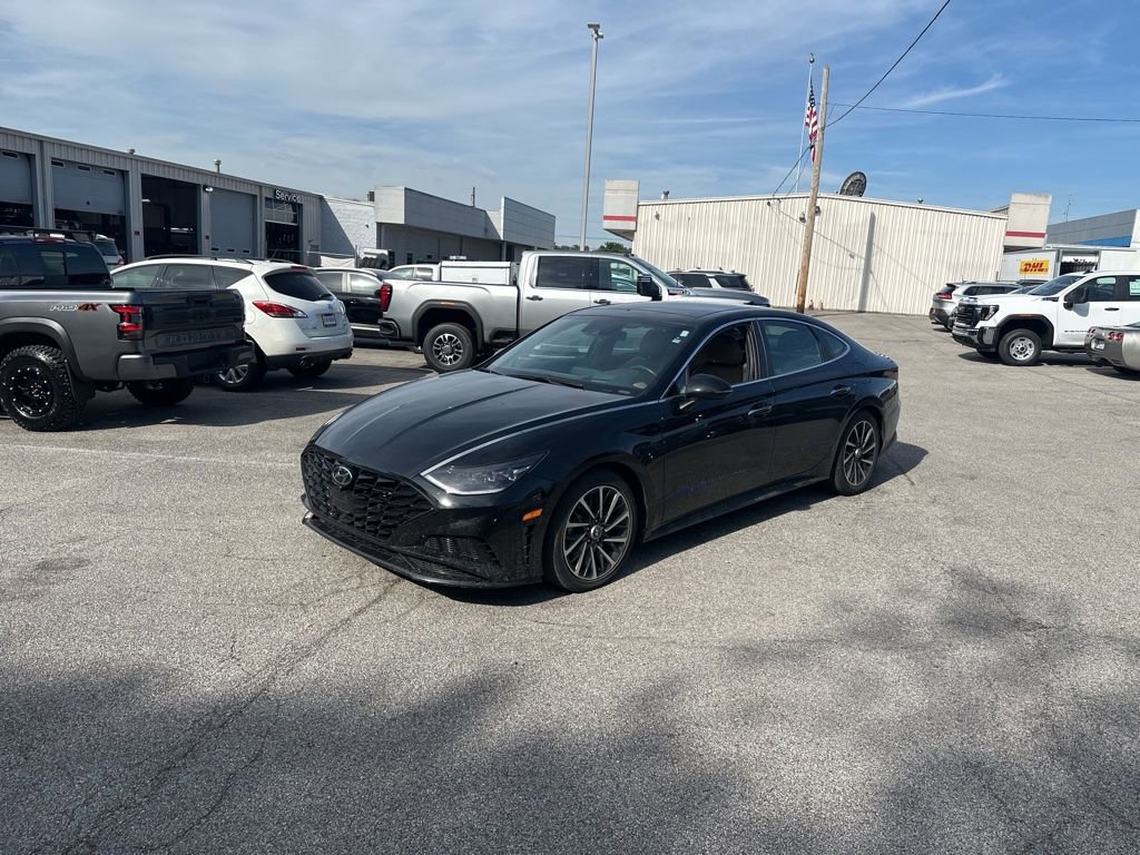 Used 2023 Hyundai Sonata Limited FWD image 2