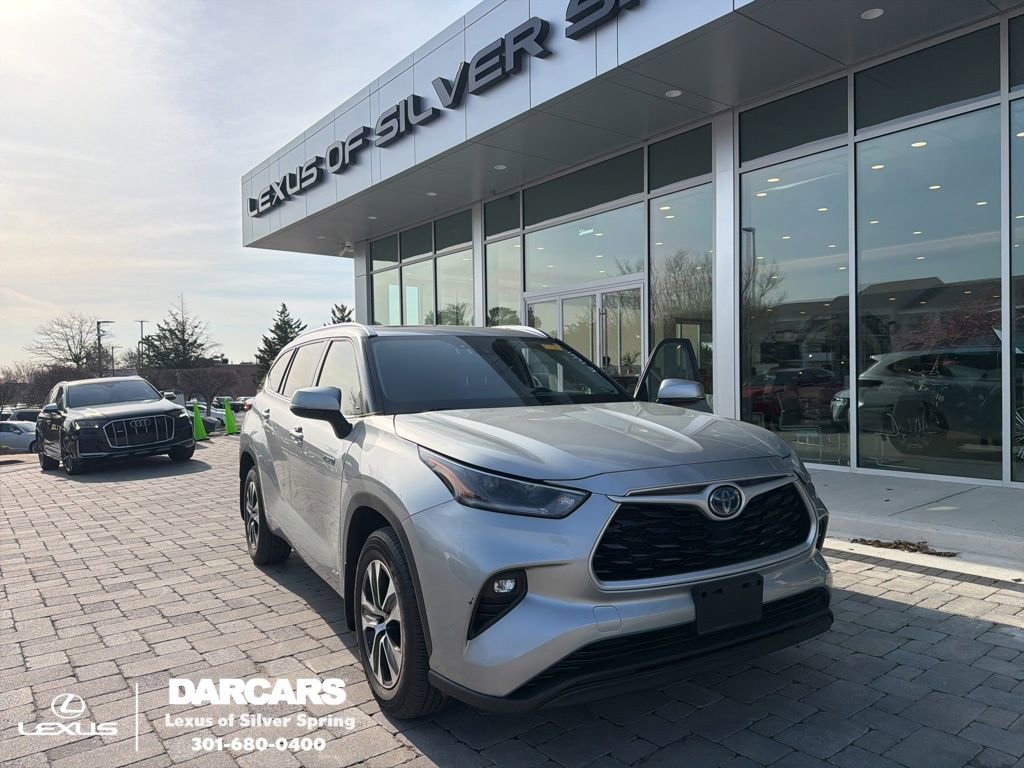 Used 2021 Toyota Highlander XLE