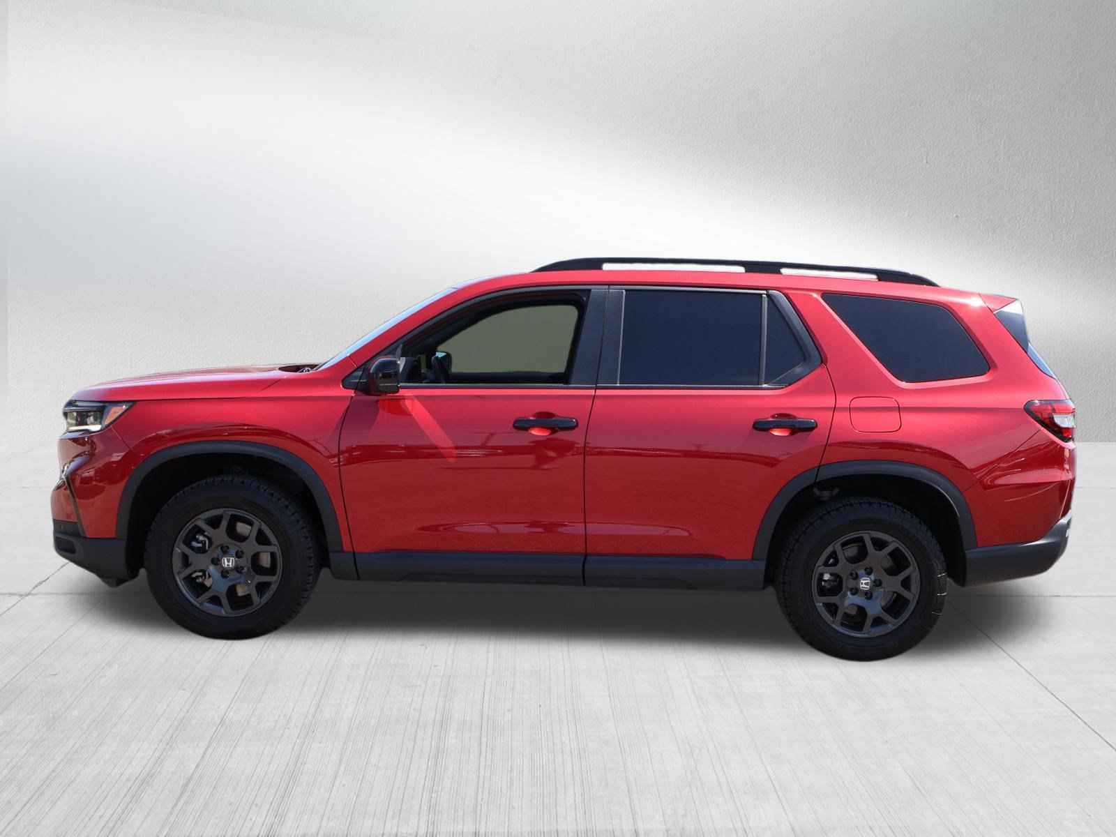 Used 2025 Honda Pilot TrailSport image 4
