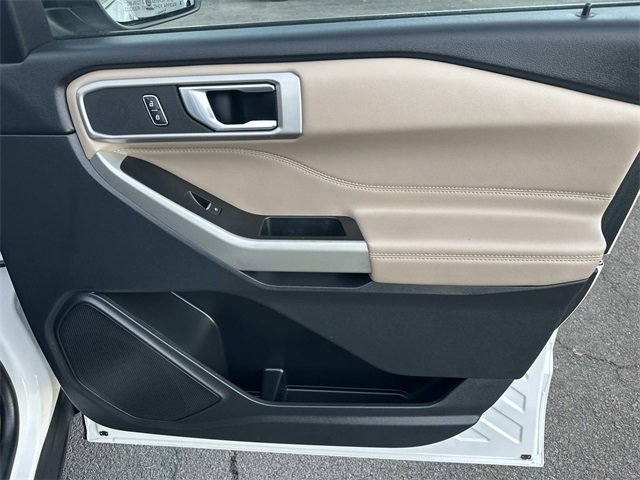 Used 2022 Ford Explorer XLT w/ Equipment Group 202A image 28