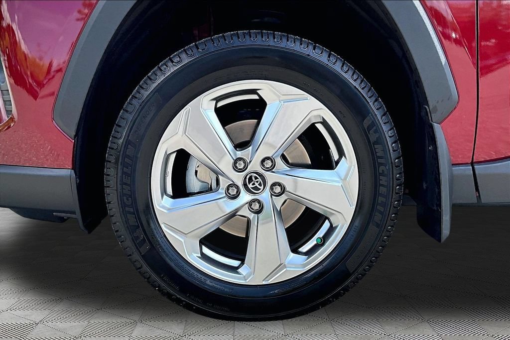 Used 2021 Toyota RAV4 XLE Premium AWD/4WD image 24