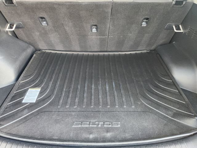 Used 2022 Kia Seltos LX image 22