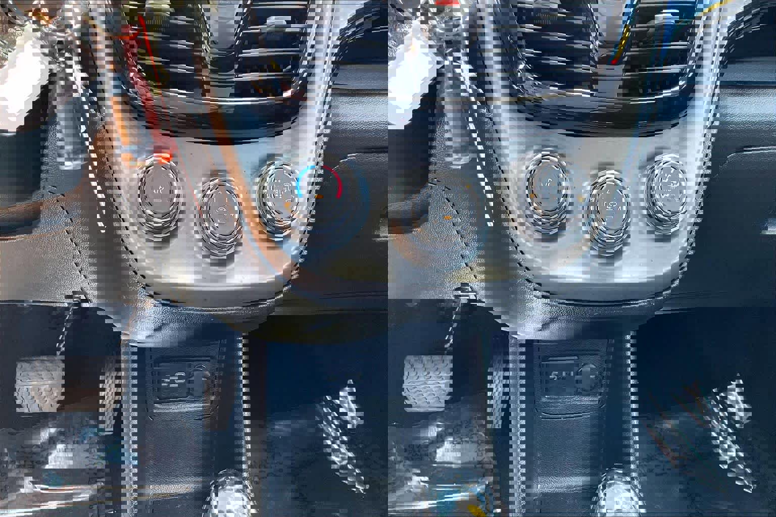 Used 2021 Chevrolet Spark LT image 31