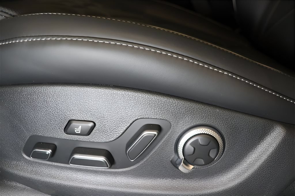 Certified 2025 Genesis GV80 3.5T Prestige AWD/4WD image 9