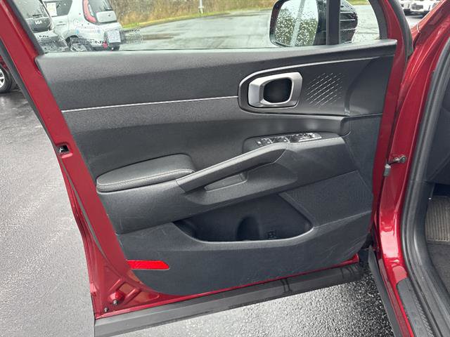 Used 2023 Kia Sorento S w/ Panoramic Sunroof Package FWD image 8